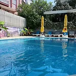 Lunay Hotel