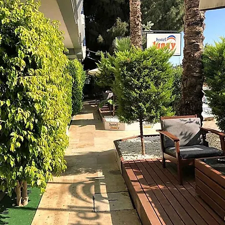 Lunay Hotel
